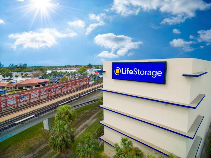Images Life Storage - Miami