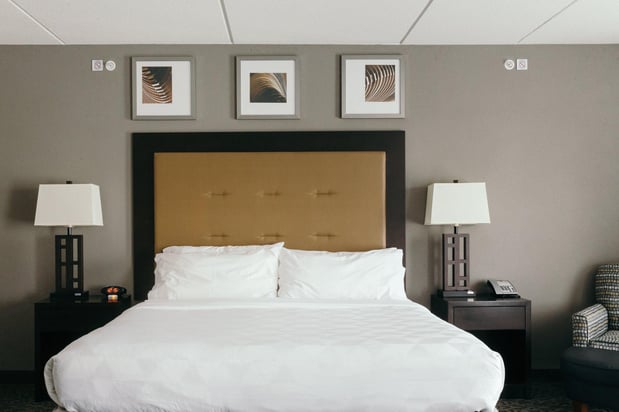 Images Holiday Inn & Suites East Peoria by IHG