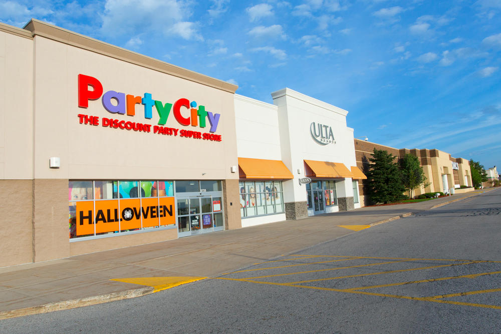 Party City in Lakes Crossing Shopping Center