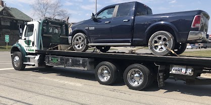 Call now for a 24/7 towing service!