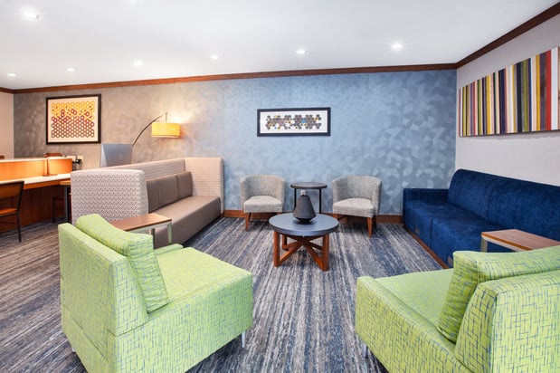 Images Holiday Inn Express & Suites Buffalo by IHG