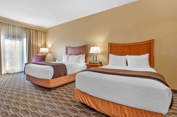 Images Best Western Plus Swiss Chalet Hotel & Suites