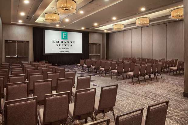 Images Embassy Suites by Hilton Charlotte Uptown