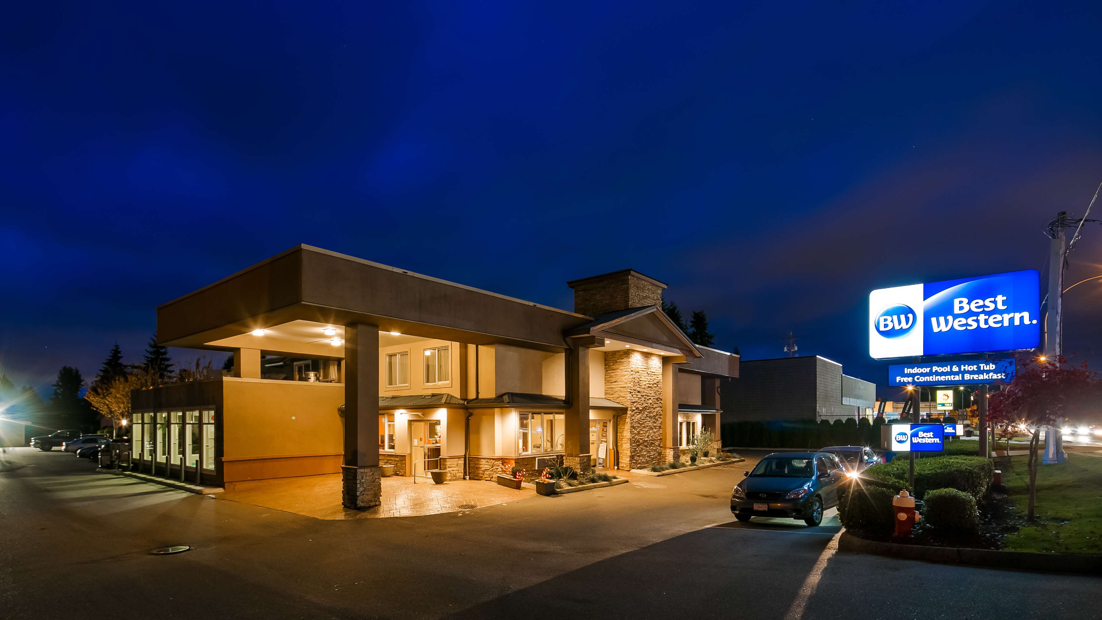 Best Western Maple Ridge Hotel à Maple Ridge: Hotel Exterior