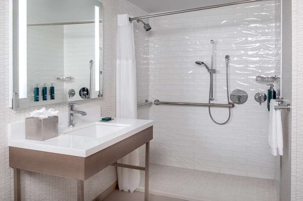 Images DoubleTree by Hilton Hotel Chicago - North Shore Conference Center