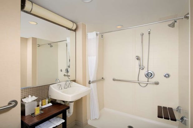 Images DoubleTree by Hilton Hotel Sterling - Dulles Airport