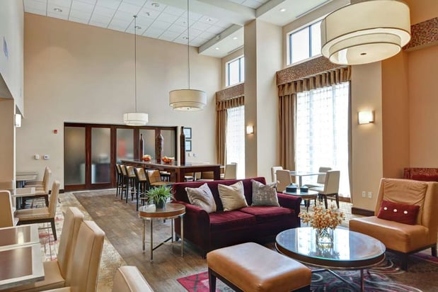 Images Hampton Inn & Suites Peoria at Grand Prairie, IL