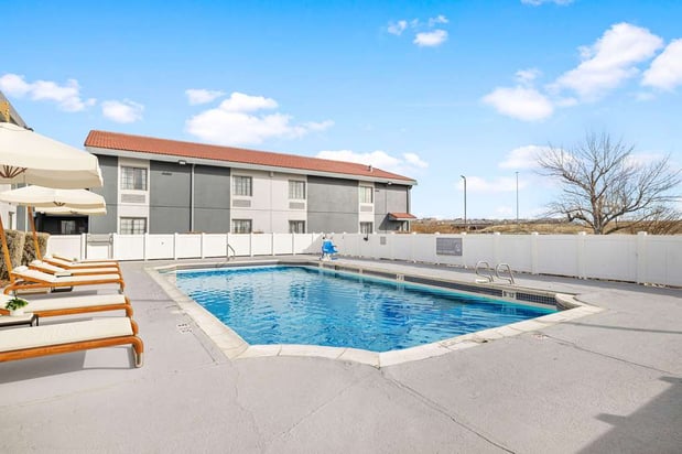 Images Spark by Hilton Rock Springs