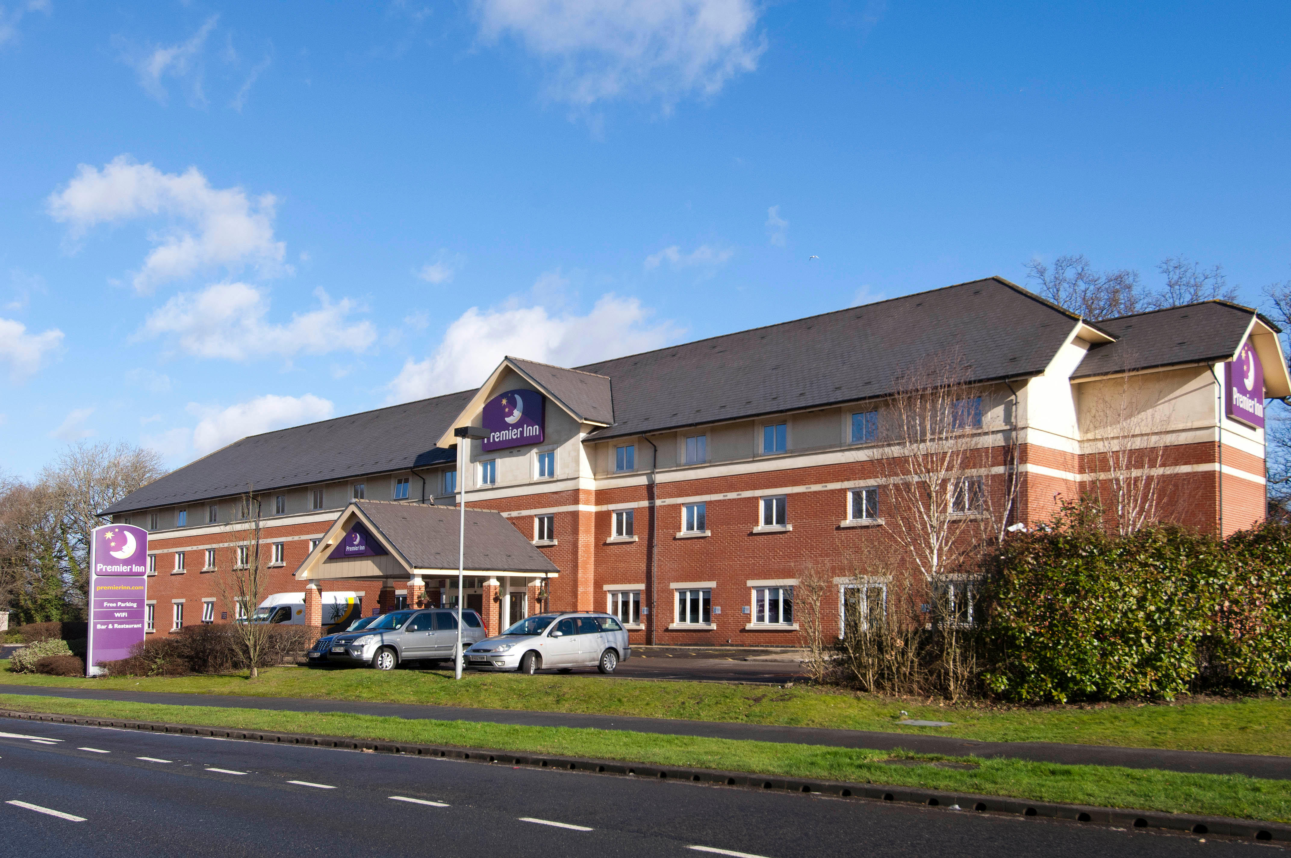 Images Premier Inn Gatwick Crawley Town West hotel