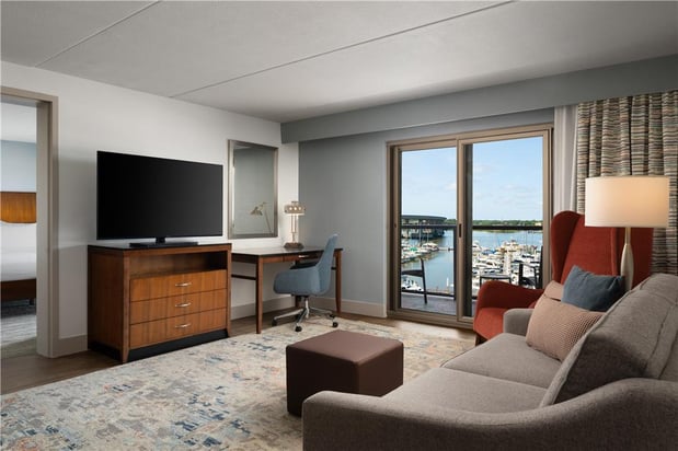 Images Hilton Garden Inn Charleston Waterfront/Downtown