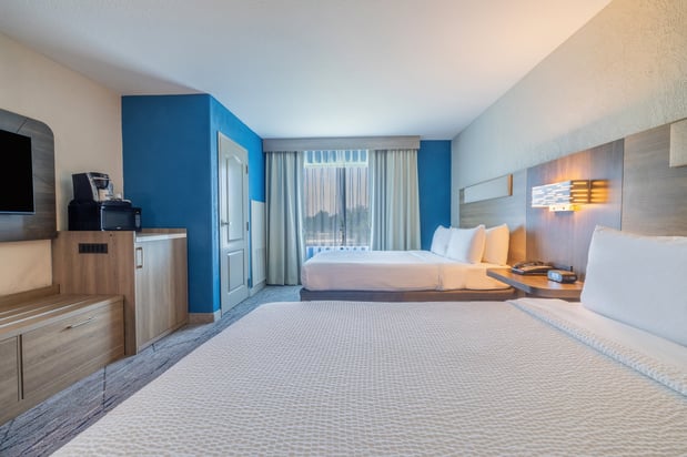 Images Holiday Inn Express & Suites Kansas City Airport by IHG
