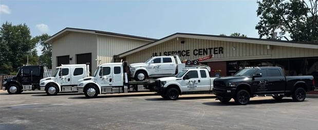 Images J&J Towing & Service Center