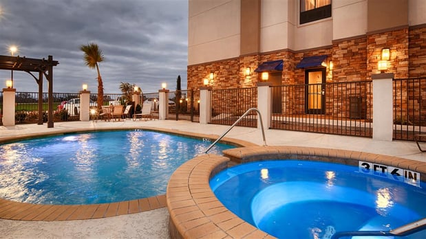 Images Best Western Plus Flatonia Inn