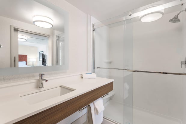 Images Holiday Inn Express & Suites Wilmington-University Ctr by IHG