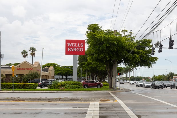 Images Wells Fargo Bank