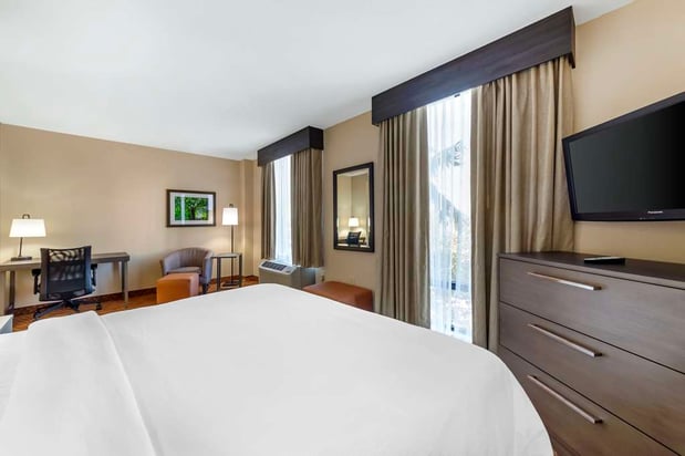 Images Best Western Plus Kendall Hotel & Suites