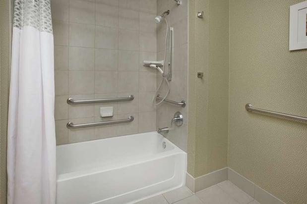 Images Hampton Inn & Suites Wichita-Northeast