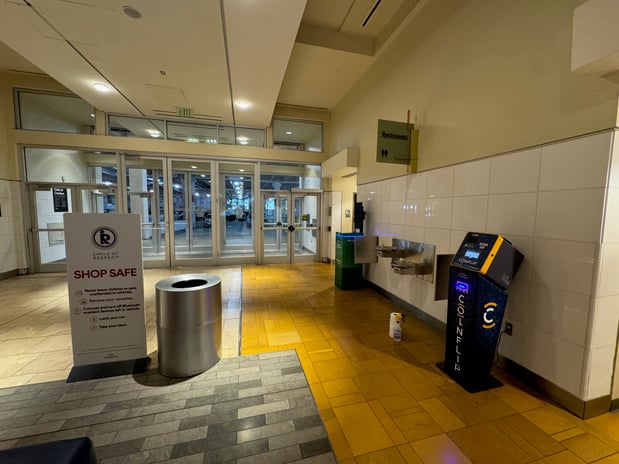Images CoinFlip Bitcoin ATM - Houston Galleria (Houston)