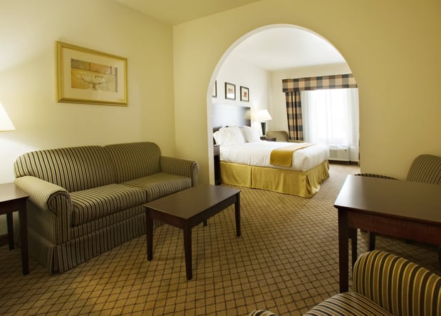 Images Holiday Inn Express & Suites Childress by IHG