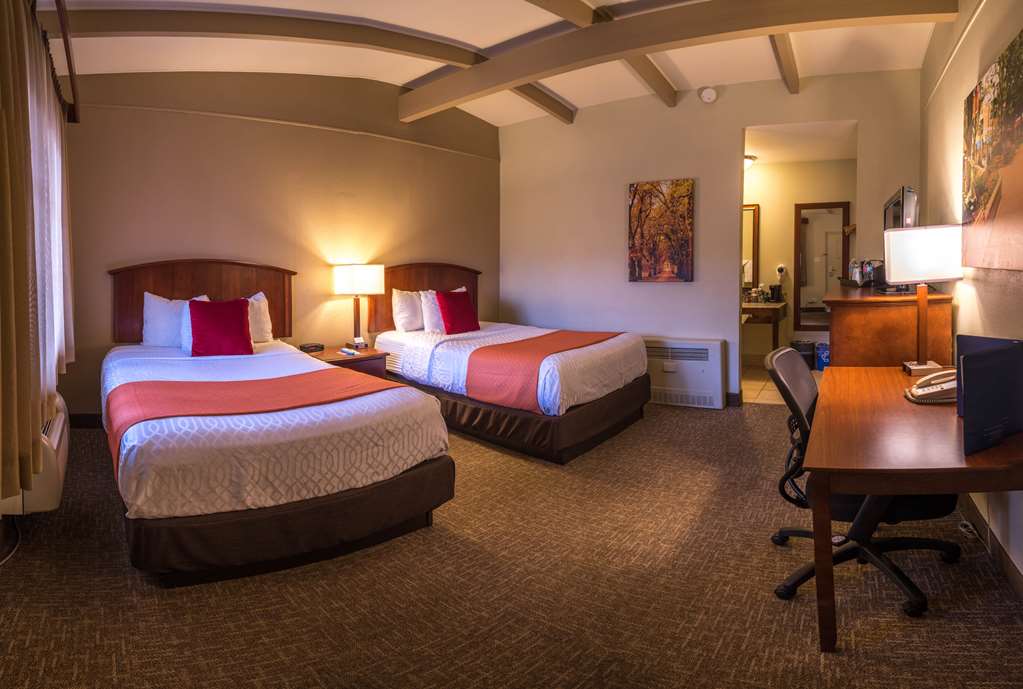 Standard Two Double Guest Room - 2 Best Western University Inn Fort Collins (970)484-2984