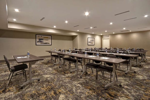 Images DoubleTree by Hilton St. Louis Airport