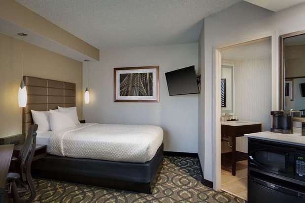 Images Embassy Suites by Hilton Dallas Love Field