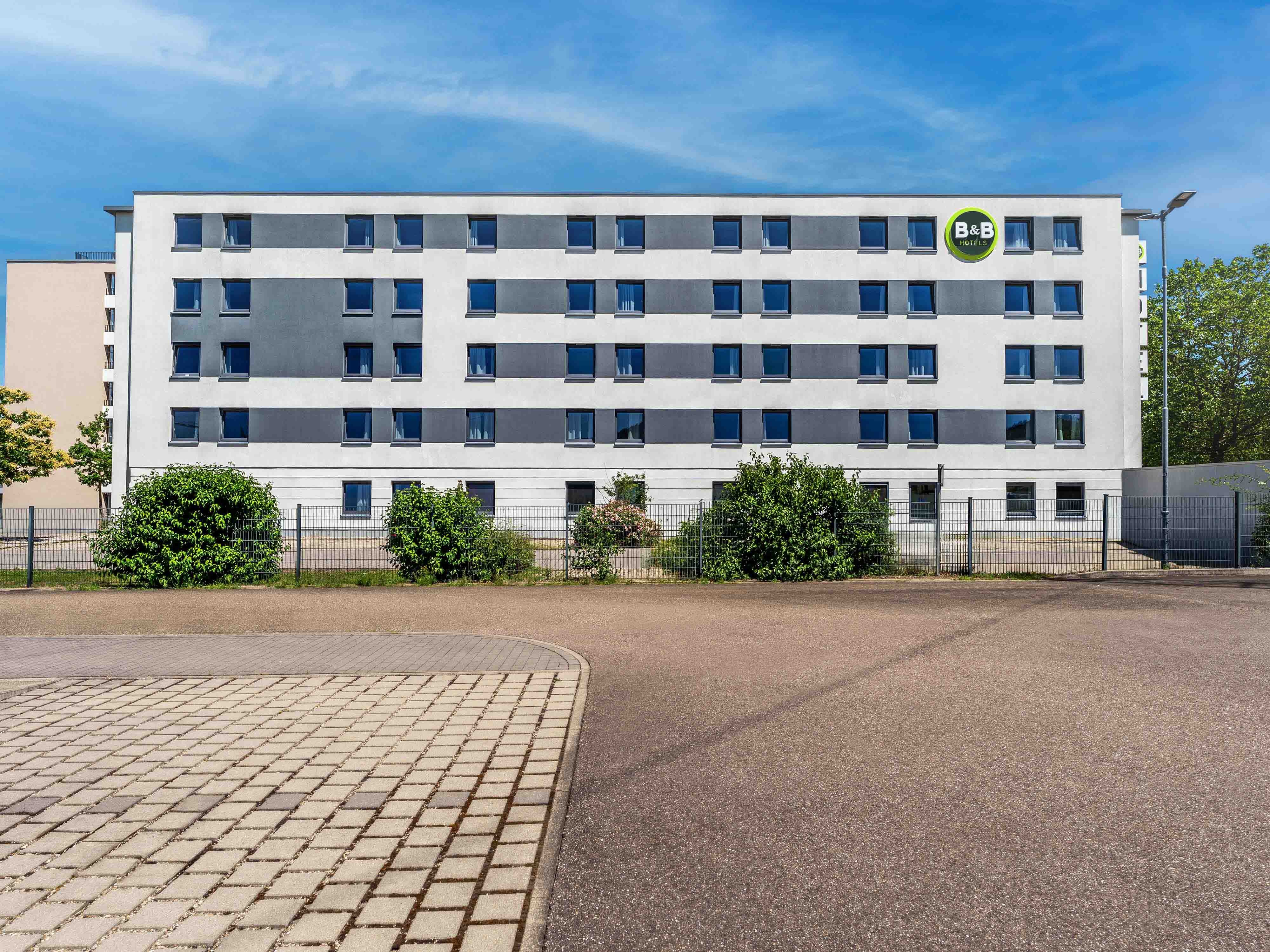 B&B HOTEL Freiburg-Süd, Munzinger Straße 1b in Freiburg