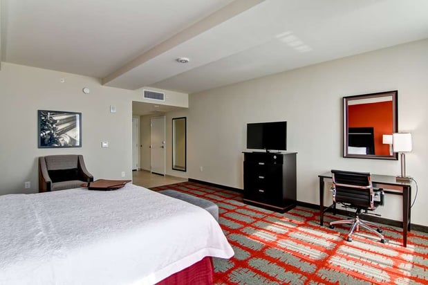 Images Hampton Inn & Suites Cincinnati-Downtown