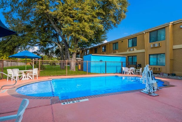 Images SureStay Plus by Best Western San Antonio North