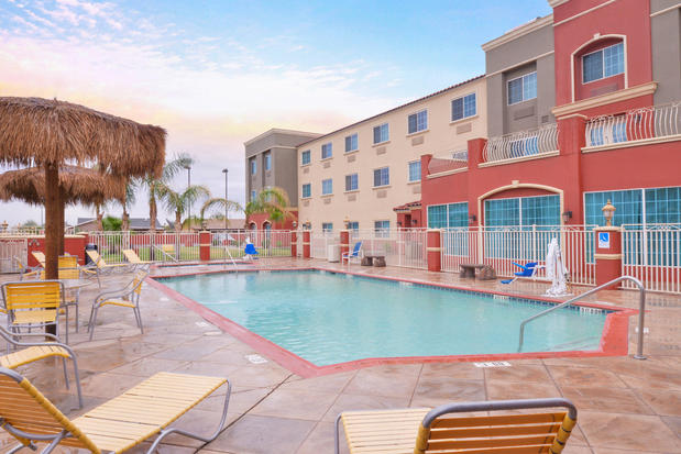 Images Holiday Inn Express & Suites El Centro, an IHG Hotel