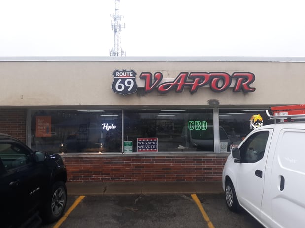 Images CoinFlip Bitcoin ATM - Route 69 Vapor (Des Moines)