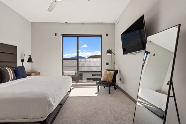 Images Hotel Indigo Silverthorne by IHG