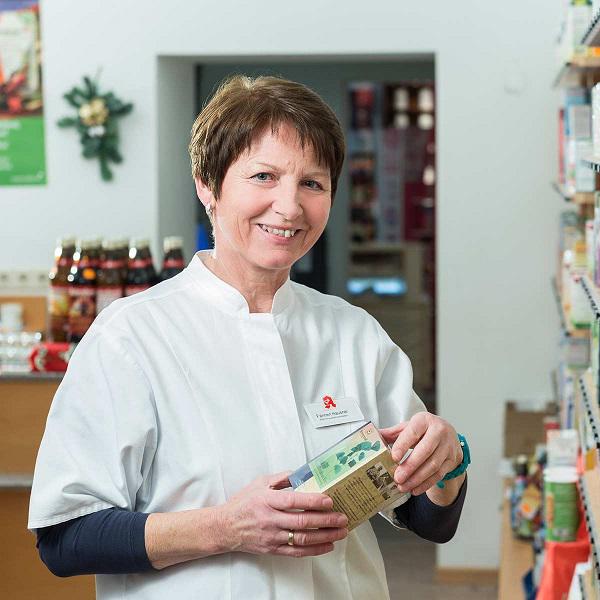 St. Josefs-Apotheke, Marktplatz 4 in Fürstenzell