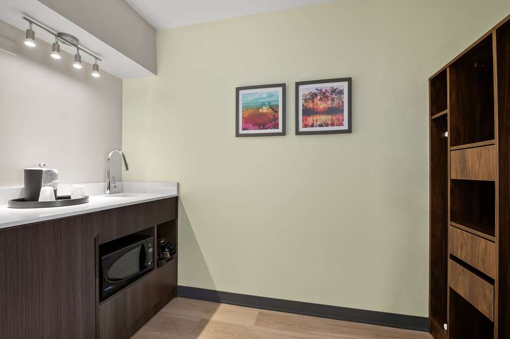 Guest room
