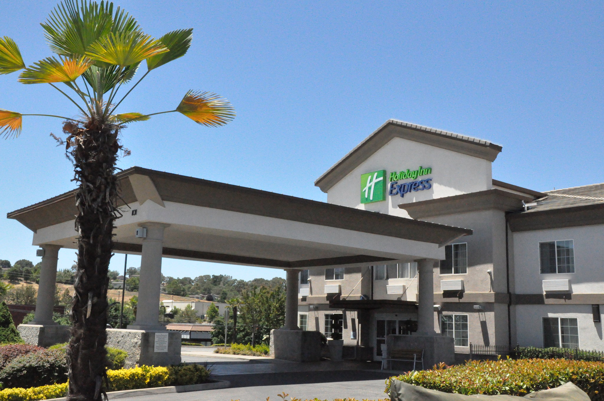 Holiday Inn Express & Suites Jackson by IHG