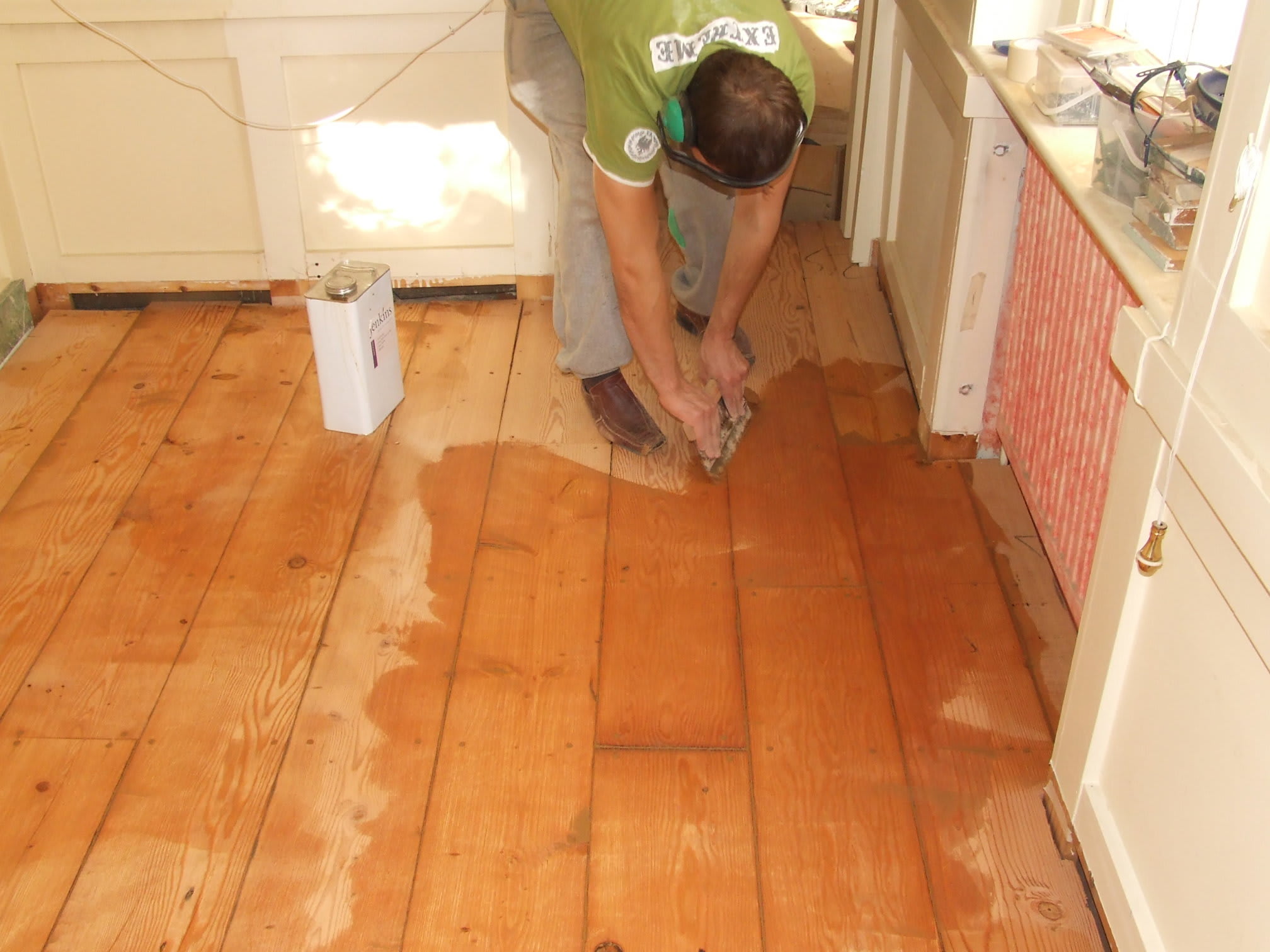 BT Flooring Services Ltd Teddington 020 8614 6858