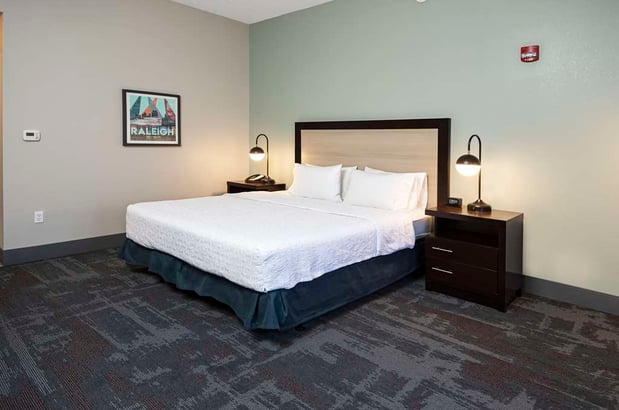 Images Hampton Inn & Suites Raleigh Downtown