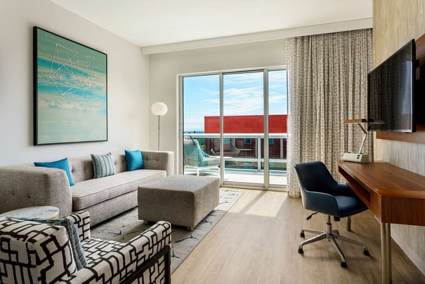 Images Hampton Inn & Suites Santa Monica