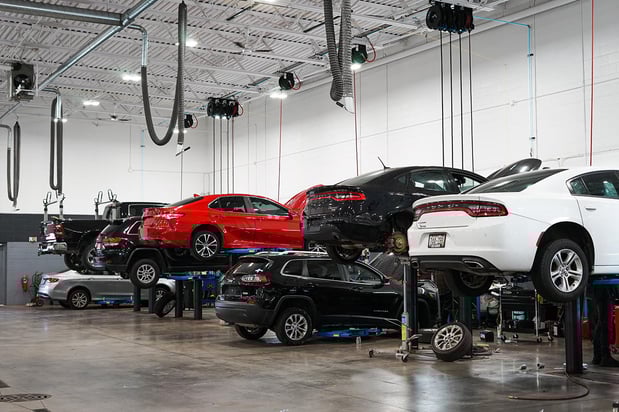 Images Russ Darrow Chrysler Dodge Jeep RAM Milwaukee Service Center