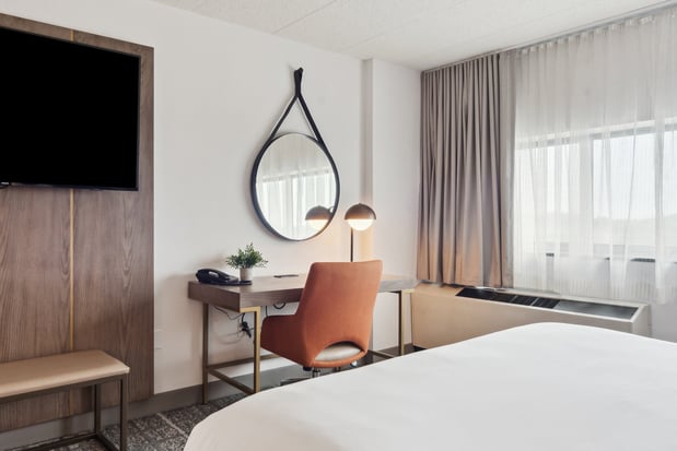 Images Crowne Plaza Lansing by IHG