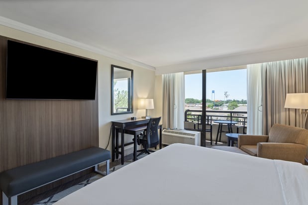 Images Crowne Plaza Executive Center Baton Rouge by IHG