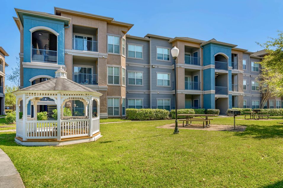 Emerson Park Apartment Homes Photo