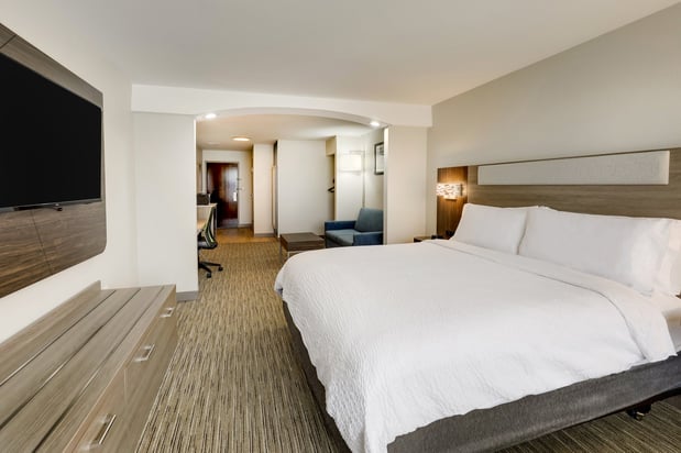 Images Holiday Inn Express & Suites Hinesville East - Fort Stewart by IHG