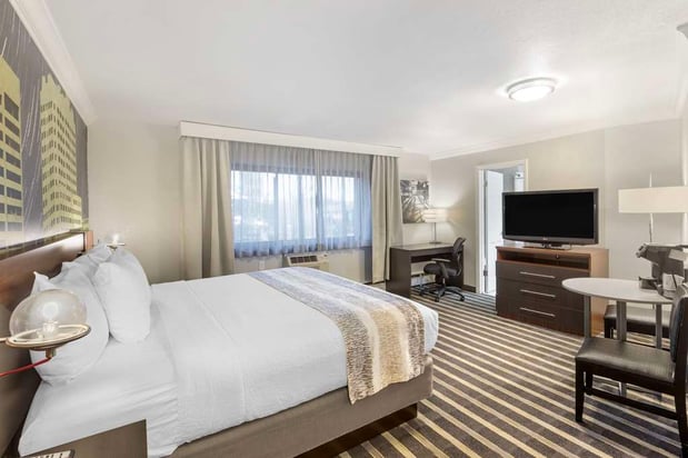 Images Best Western Plus Milwaukee West
