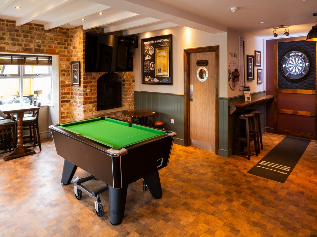 Market Cross Pool Table
