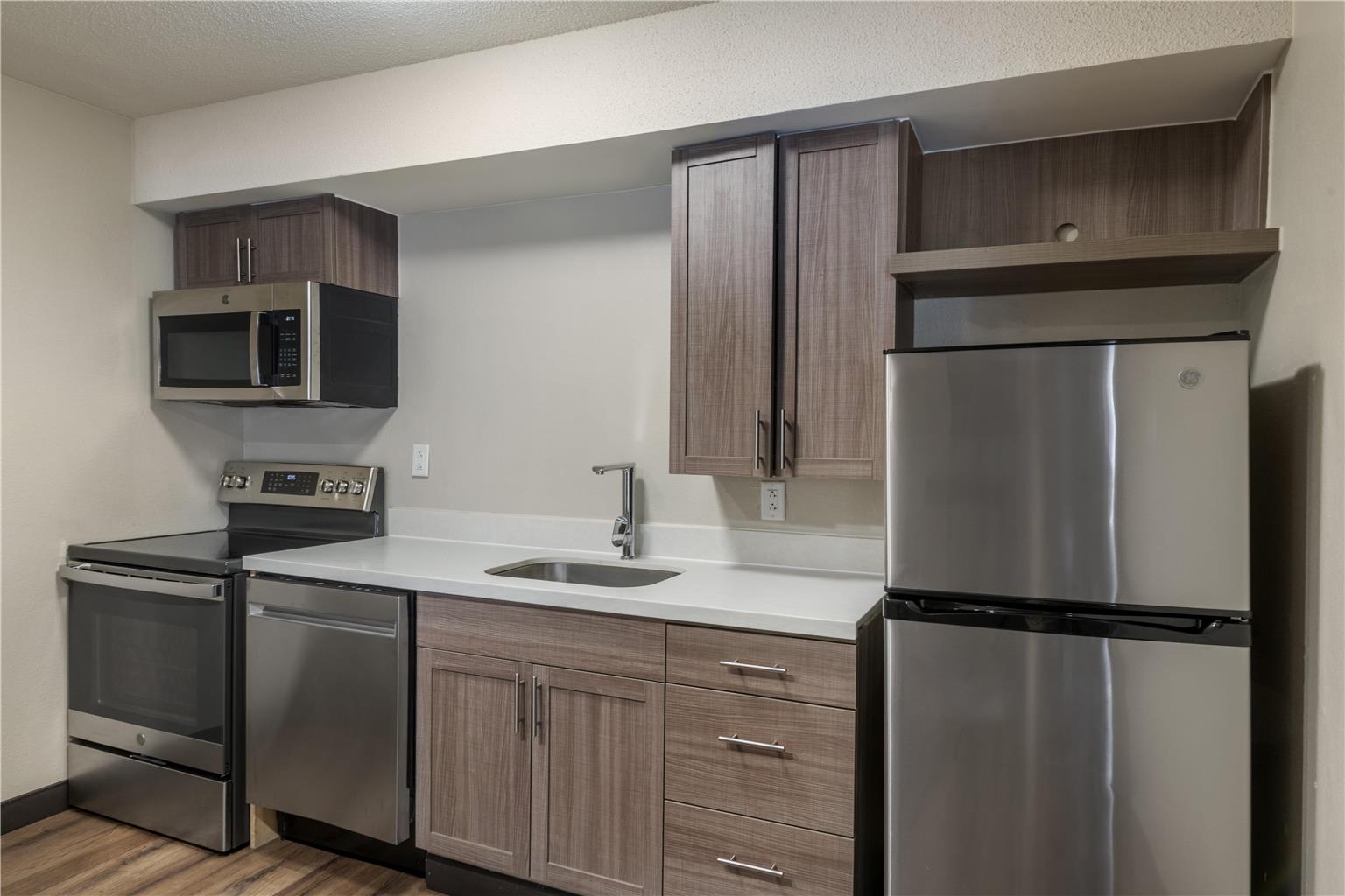 King Suite - Kitchen