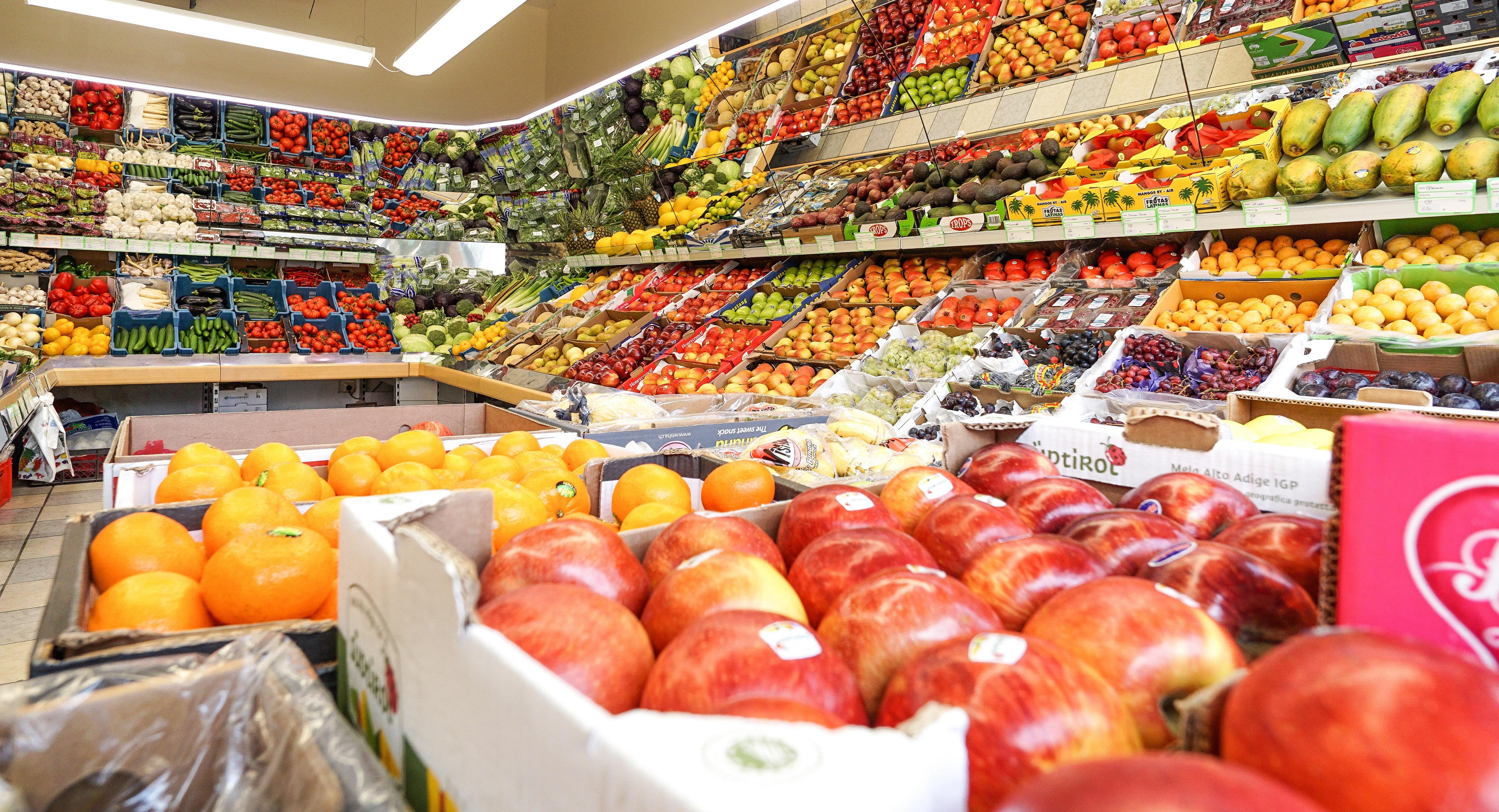 AYDIN GmbH & Co KG, Schloßplatz 2 in Zell am See