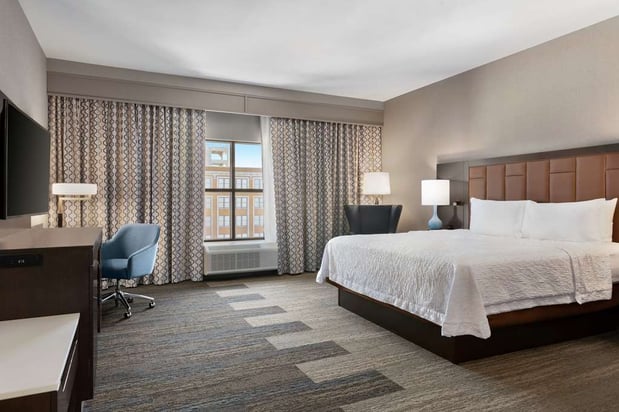 Images Hampton Inn & Suites Kansas City Downtown Crossroads