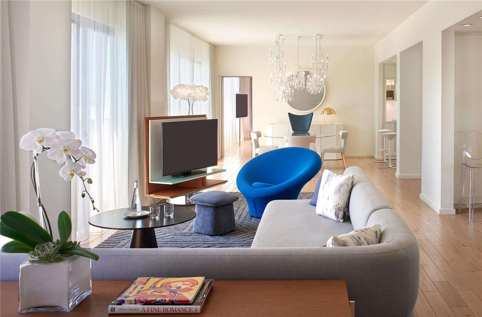 Guest room