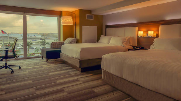 Images Holiday Inn Express & Suites Miami Airport East, an IHG Hotel